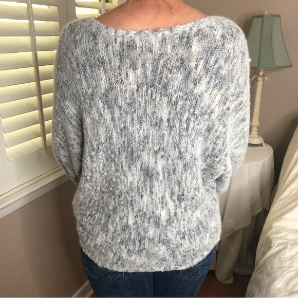 3 LEFT XS-M Oversized Sexy White Gray Marbled Acrylic Knit Warm SOFT Sweater - Picture 3 of 3